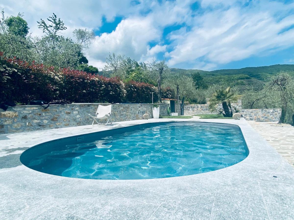 Casa Vacanze Gli Ulivi Borgomaro Dış mekan fotoğraf