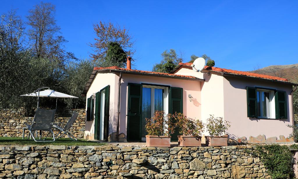 Casa Vacanze Gli Ulivi Borgomaro Dış mekan fotoğraf