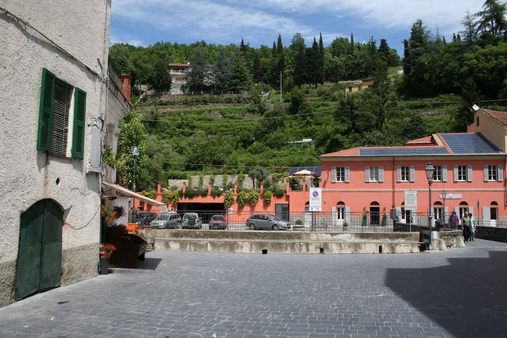Casa Vacanze Gli Ulivi Borgomaro Oda fotoğraf